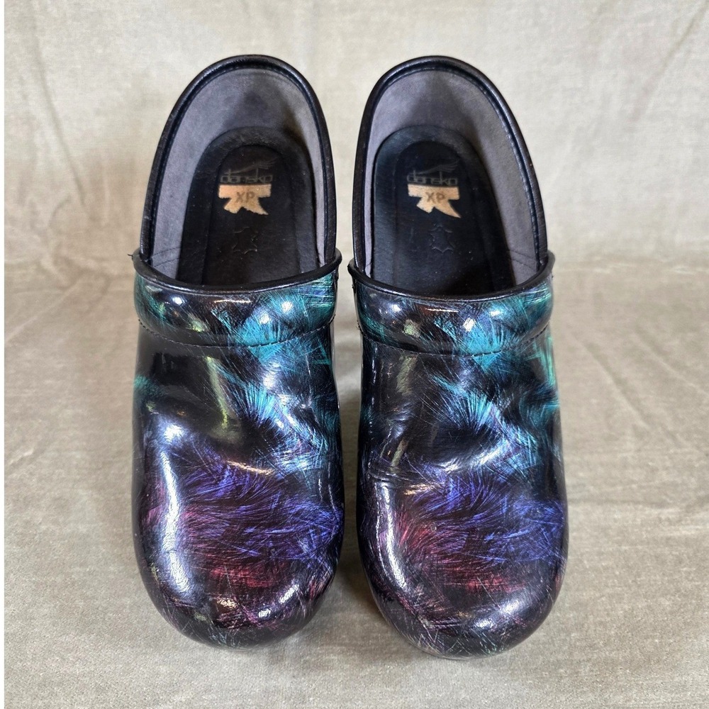 Dansko Professional XP Clogs Womens 41‎ Black Patent Iridescent Feather Print